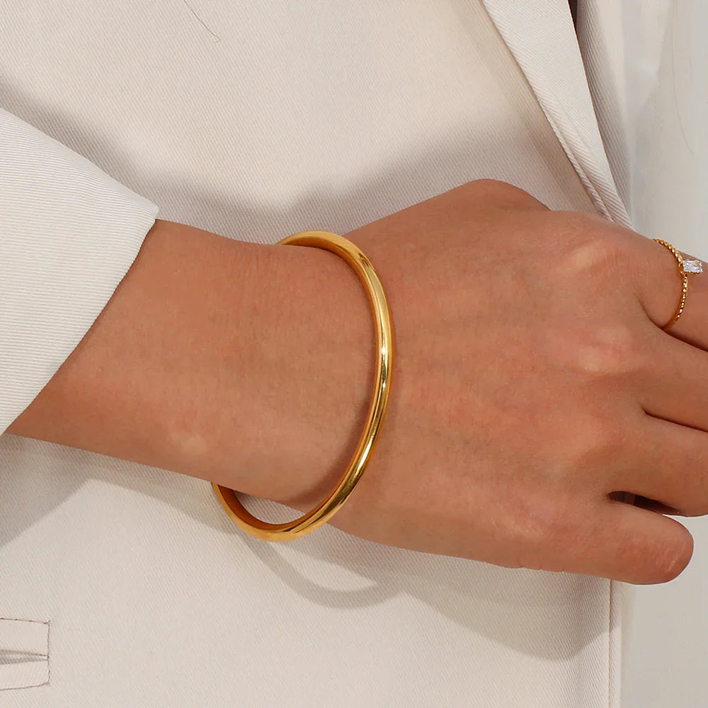 Victoria Sleek Bangle