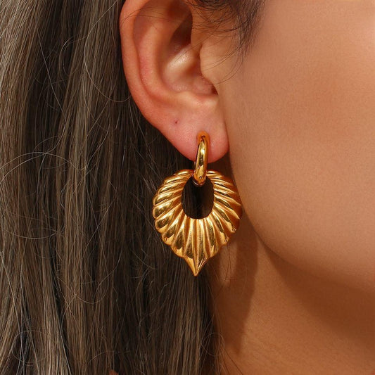 Isla Leaf Drop Earrings