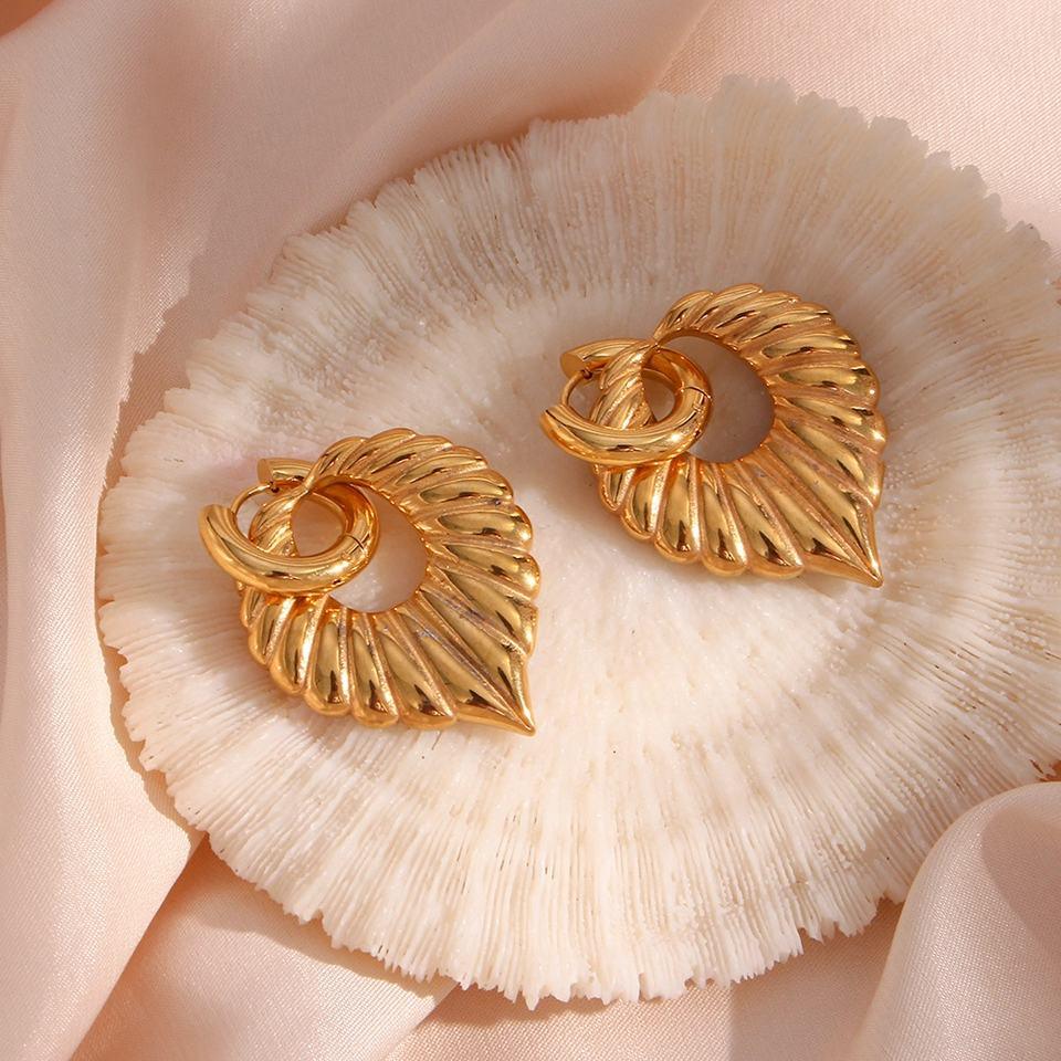 Isla Leaf Drop Earrings
