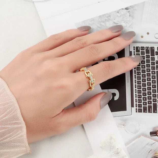 Amelia Brilliance Ring