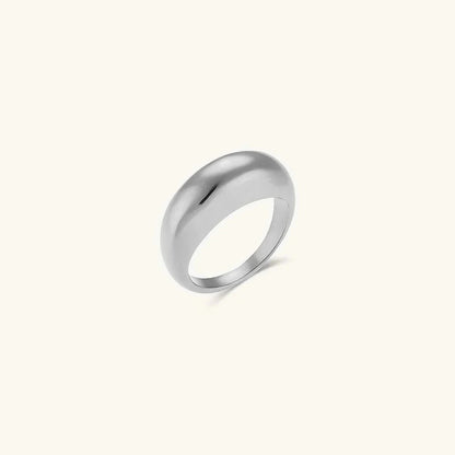 Charlotte Regal Ring