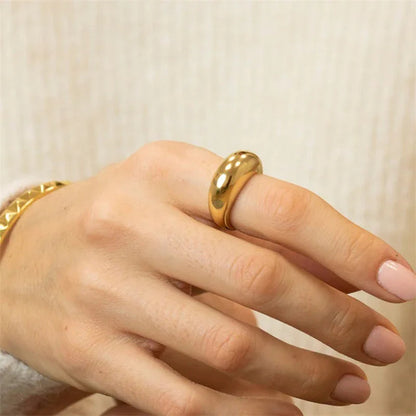 Charlotte Regal Ring
