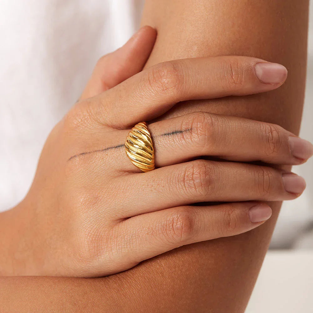 Isabella Windsor Croissant Ring