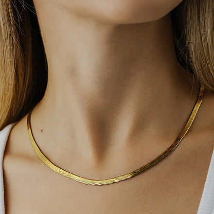 Eleanor Regal Herringbone Necklace