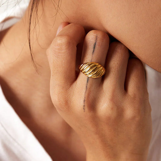 Isabella Windsor Croissant Ring