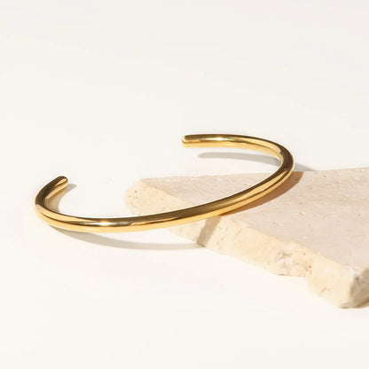 Victoria Sleek Bangle