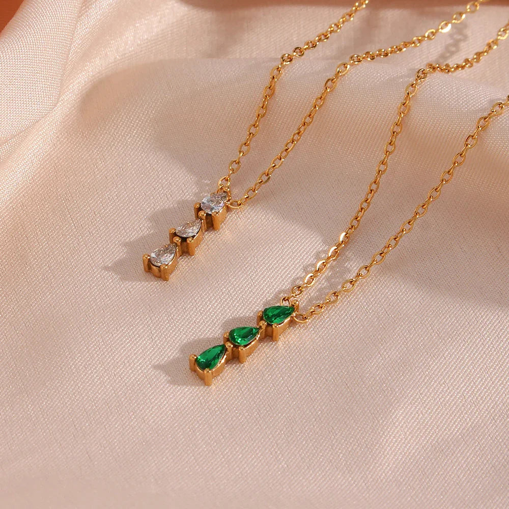 Victoria Teardrop Radiance