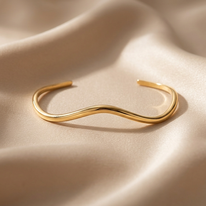 Isadora Wave Bangle