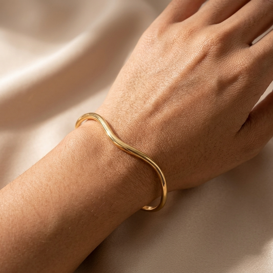 Isadora Wave Bangle